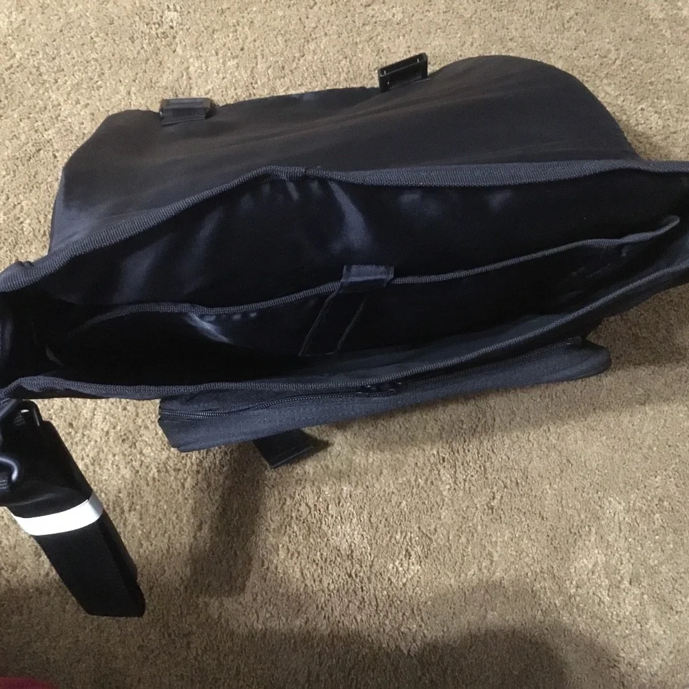 Lap Top Computer Bag America’s Most Wanted Unique & Nice!